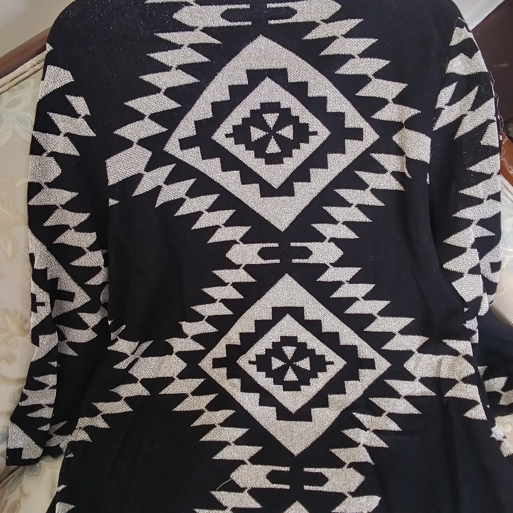 Sweater - Picture 2 of 7